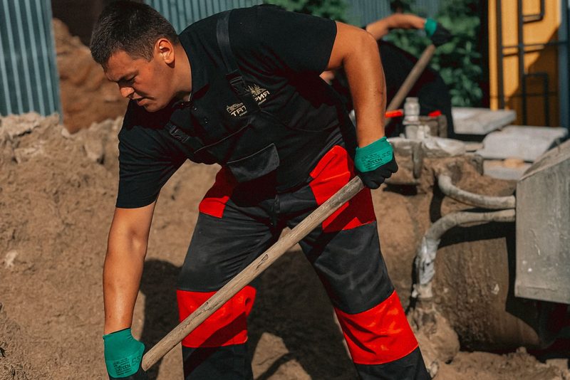 Napojení staršího domu na novou kanalizaci – Ústí nad Orlicí, Přípojka 16 bm, revizní šachta, zrušení jímky